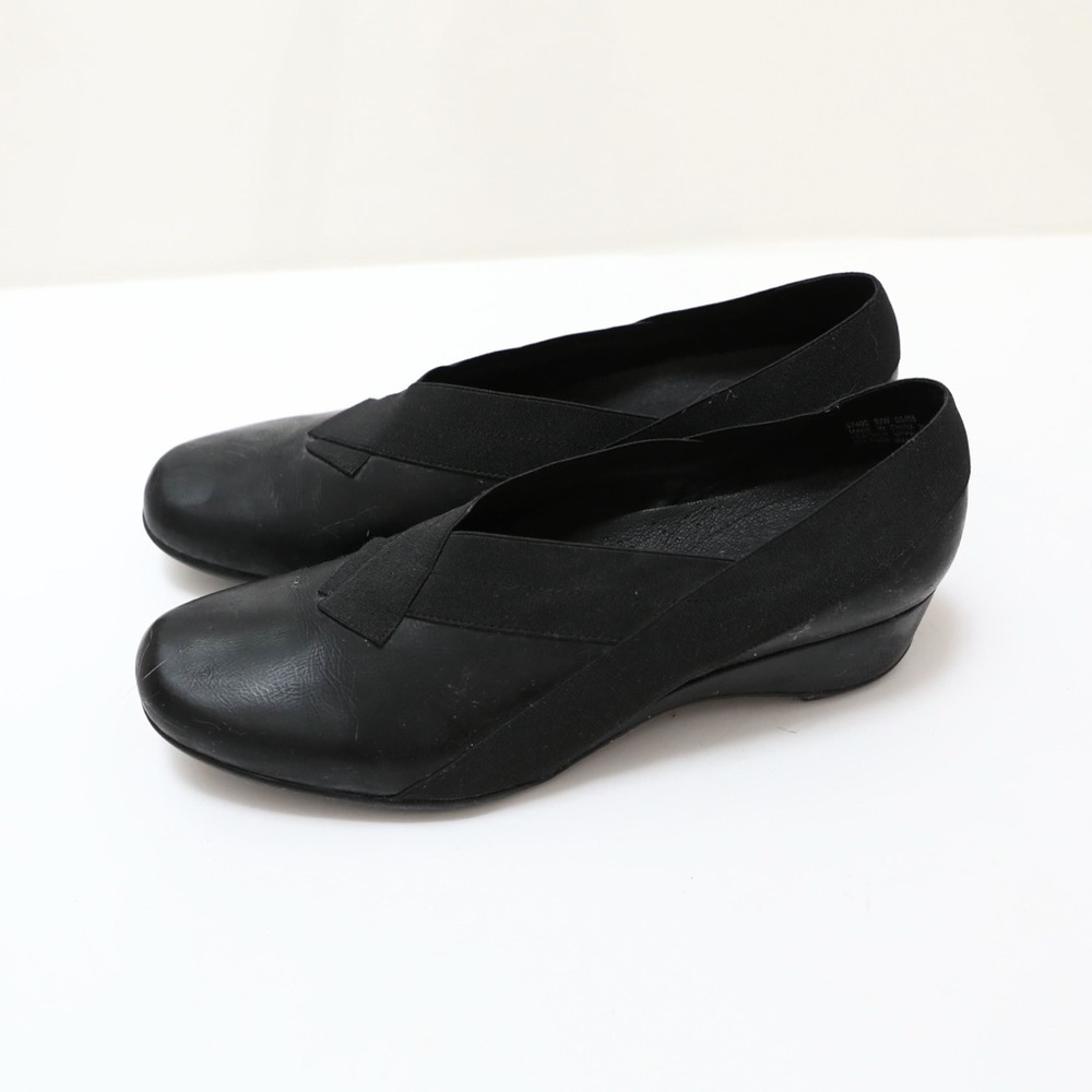 Clarks shoes low hill flats black pull on genuine leather 9.5 comfy active air